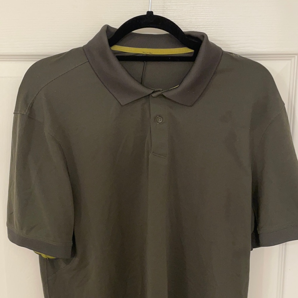 Men’s Lulu Lemon green polo